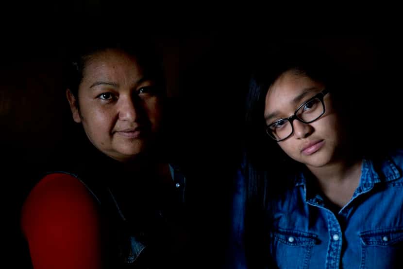 Guadalupe Menera (izquierda) y su hija Adriana Sánchez llegaron de Michoacán hace 13 años....
