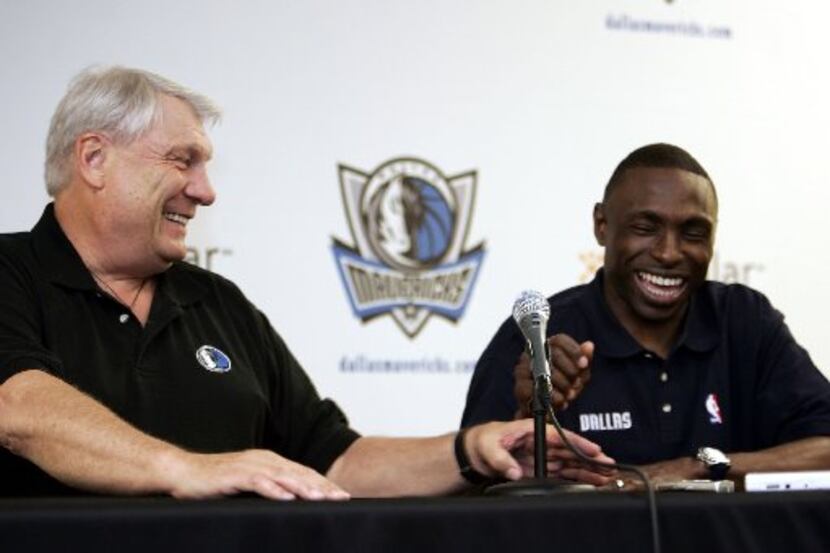 Don Nelson, left, the second-winningest coach in NBA history, acknowledges Avery Johnson as...