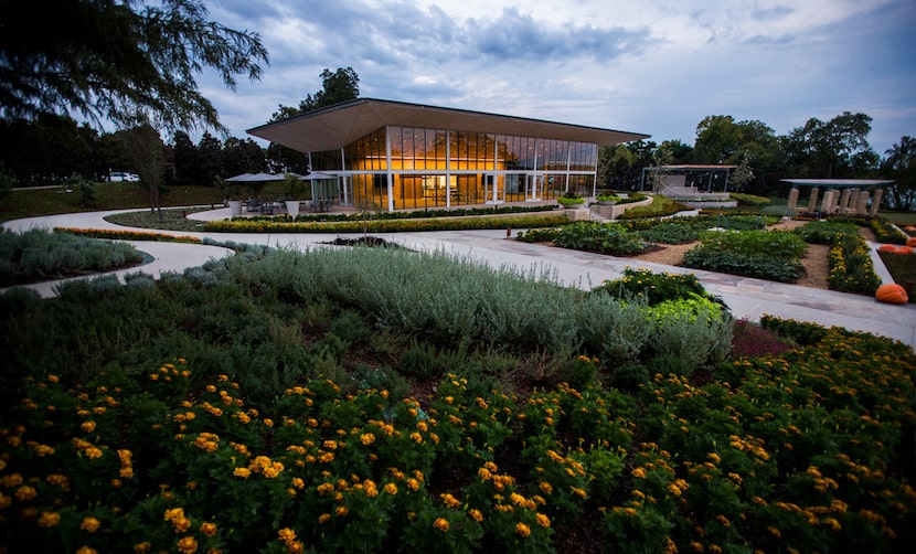 A Tasteful Place at the Dallas Arboretum 