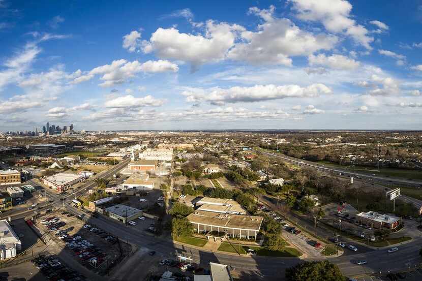 Imagen panorámica del área donde se propuso construir un parque en Oak Cliff. (Staff...