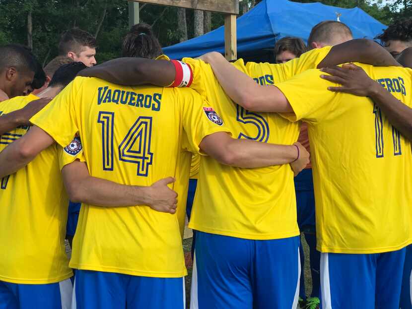 Fort Worth Vaqueros pre-game huddle prior to facing Houston Regals. (5-5-18)