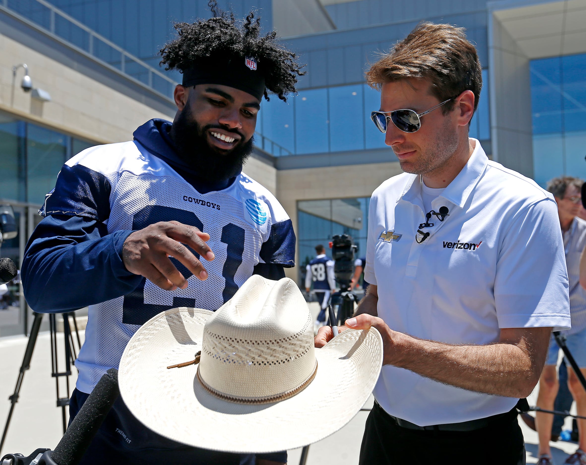 The best photos from Cowboys OTAs and minicamp: Receivers strike a pose,  Jason Garrett sprints with the crew