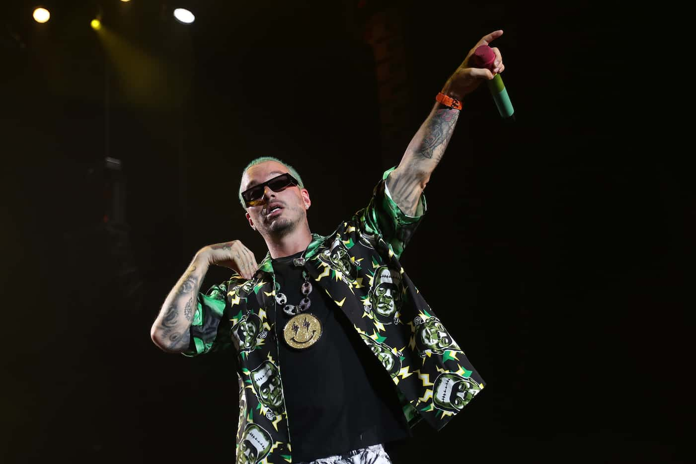 J Balvin su presentación en el Uforia Latino Mix Live  en Dallas 2019.