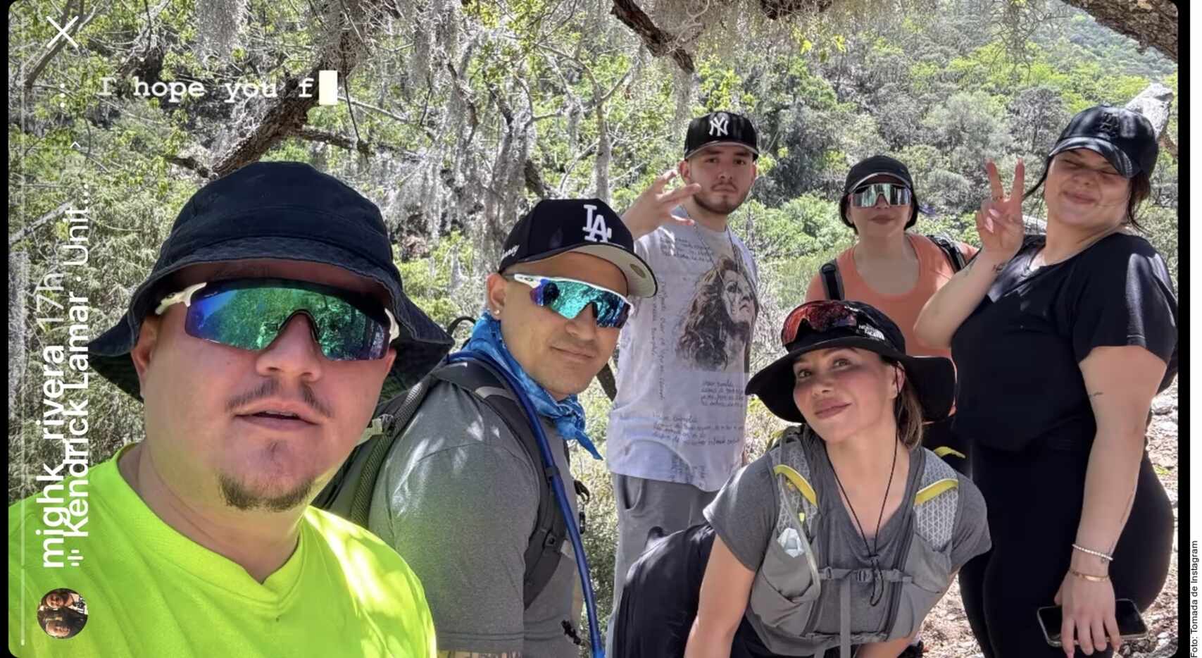 Hijos de Jenni Rivera visitan lugar donde se estrelló el avión en que  viajaba su madre