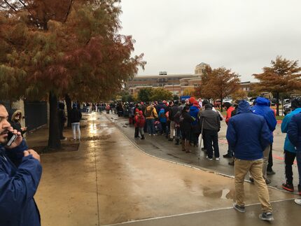 Hundreds of FC Dallas fans cue'd up outside the west entrance an hour before kickoff