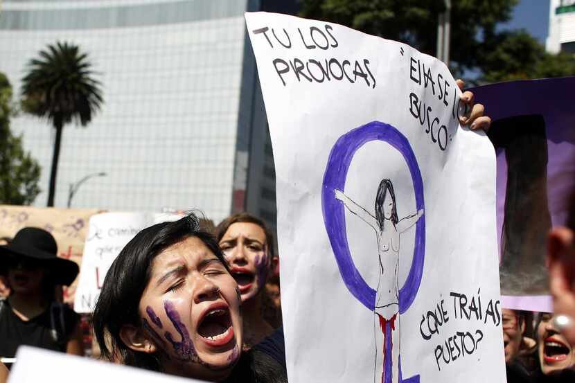 Mujeres protestan el miércoles 19 de octubre en contra de la violencia de género en Ciudad...