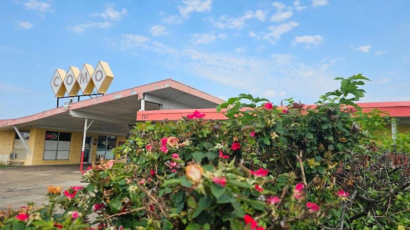 The motel stands out along Central Expressway for its signage, architecture and something...