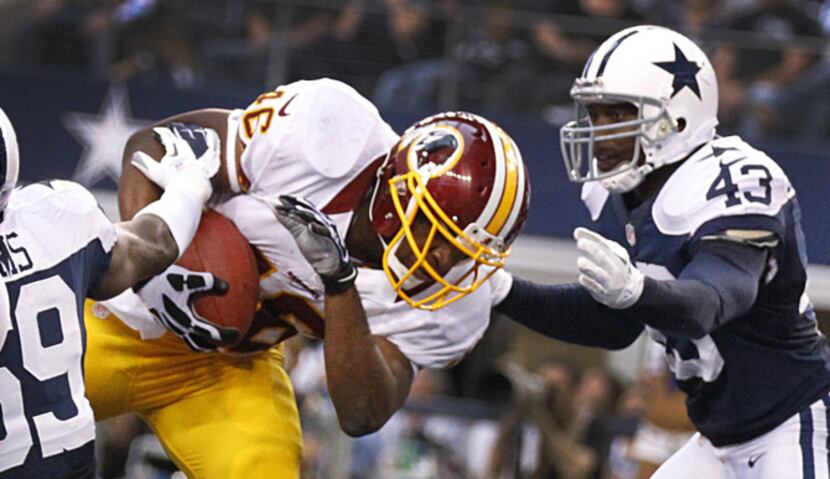 Washington Redskins running back Alfred Morris (46) dives for a second quarter touchdown...