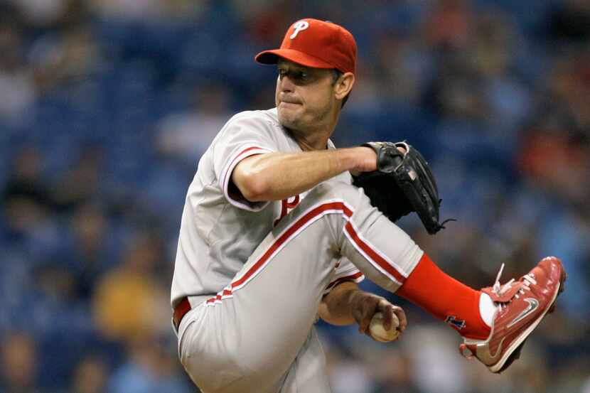 ORG XMIT: *S0426918108* Philadelphia Phillies pitcher Jamie Moyer kicks during his...