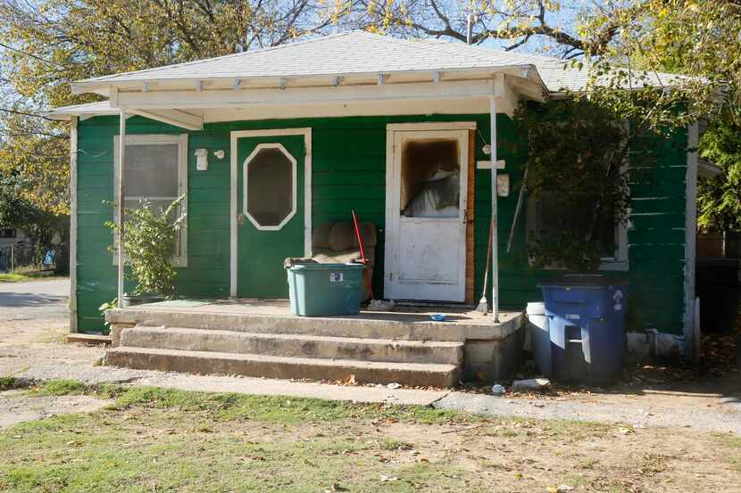 El exterior de una de las casas en el sur de Dallas propiedad de la familia Topletz. La...