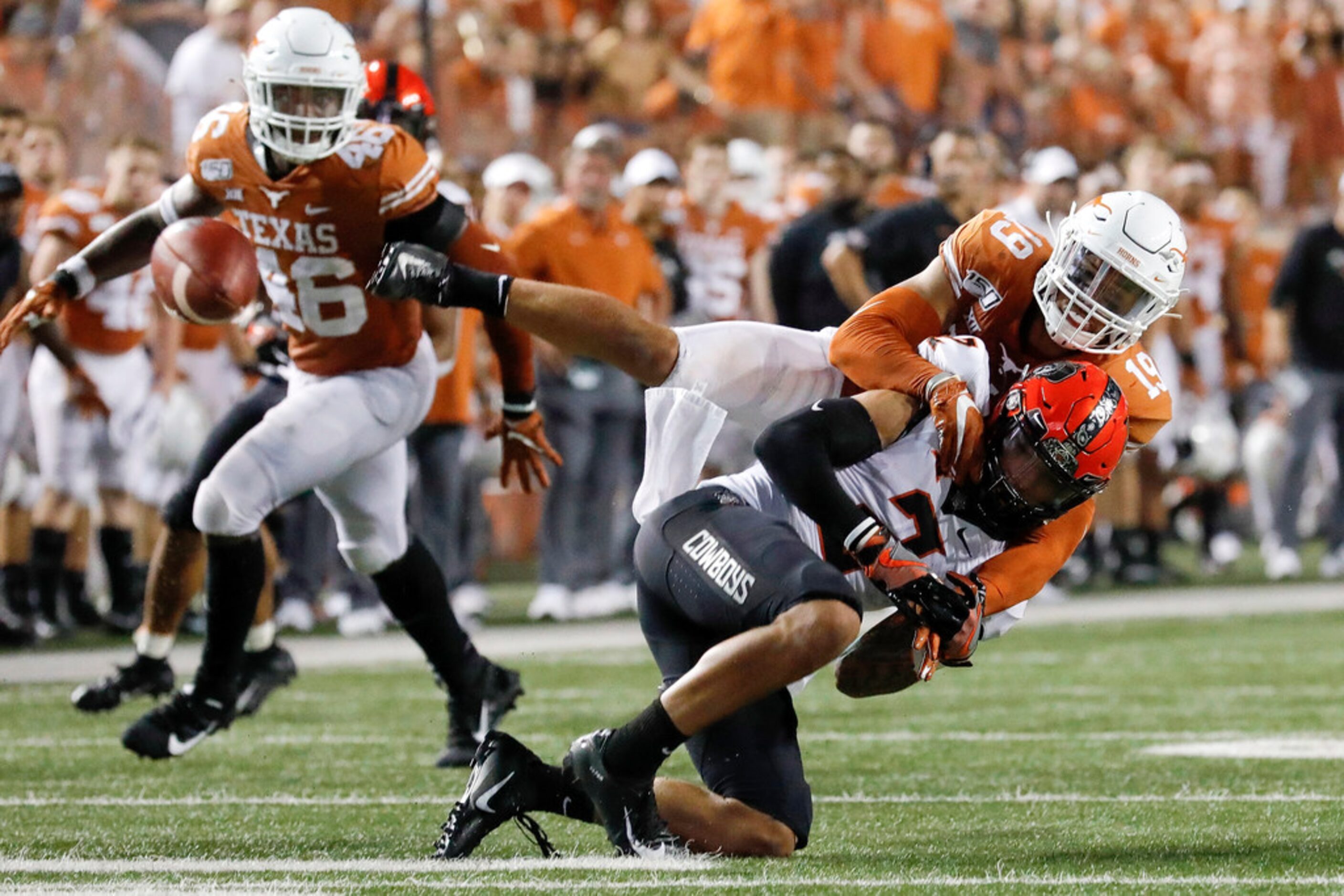 AUSTIN, TX - SEPTEMBER 21:  Brandon Jones #19 of the Texas Longhorns breaks up a pass...