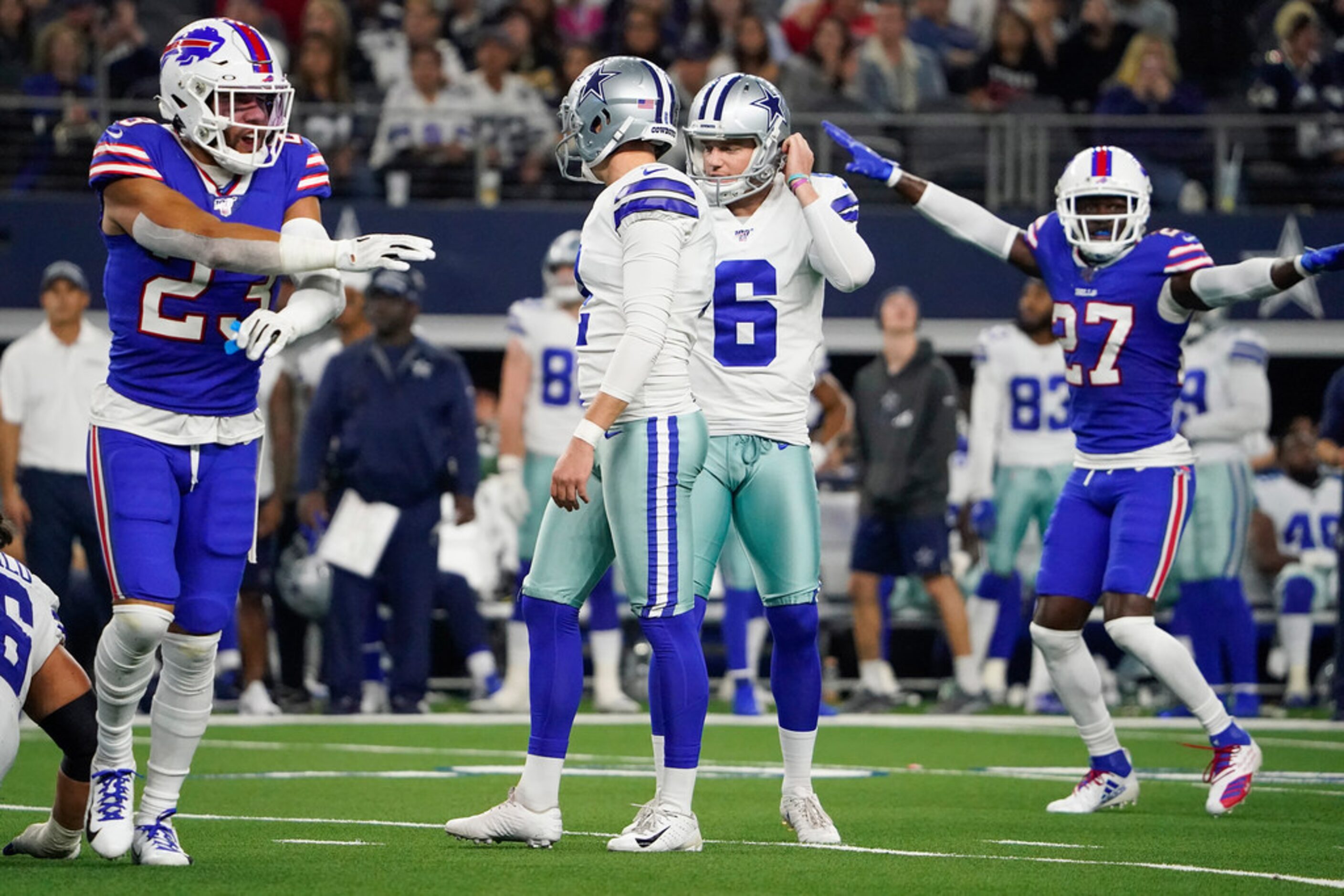 Buffalo Bills strong safety Micah Hyde (23) and cornerback Tre'Davious White (27) celebrate...