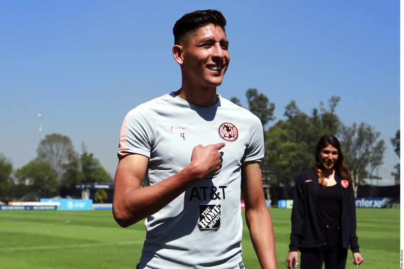 El defensa mexicano Edson Álvarez estaría cerca de convertirse en jugador del Ajax.