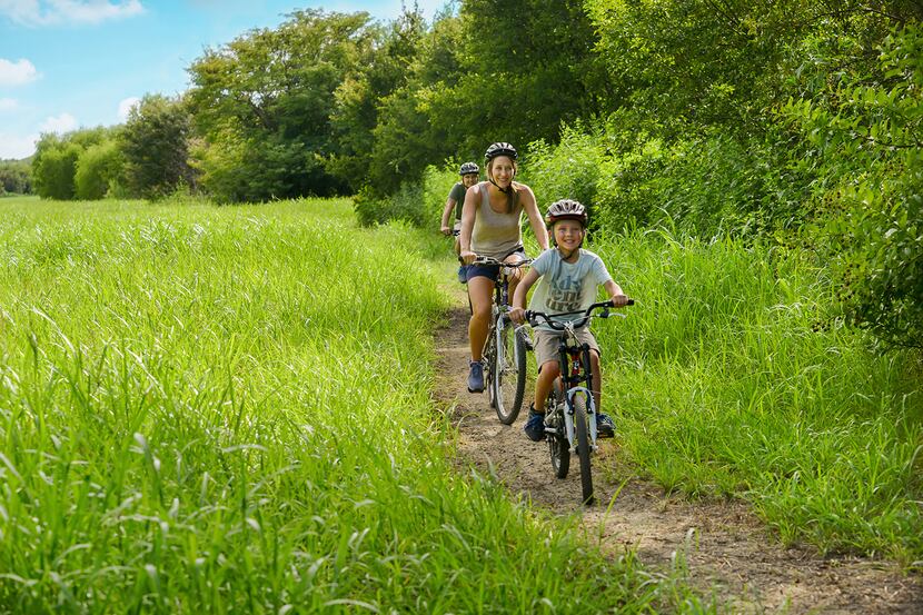 Windsong Ranch offers an array of outdoor amenities for residents of all ages.