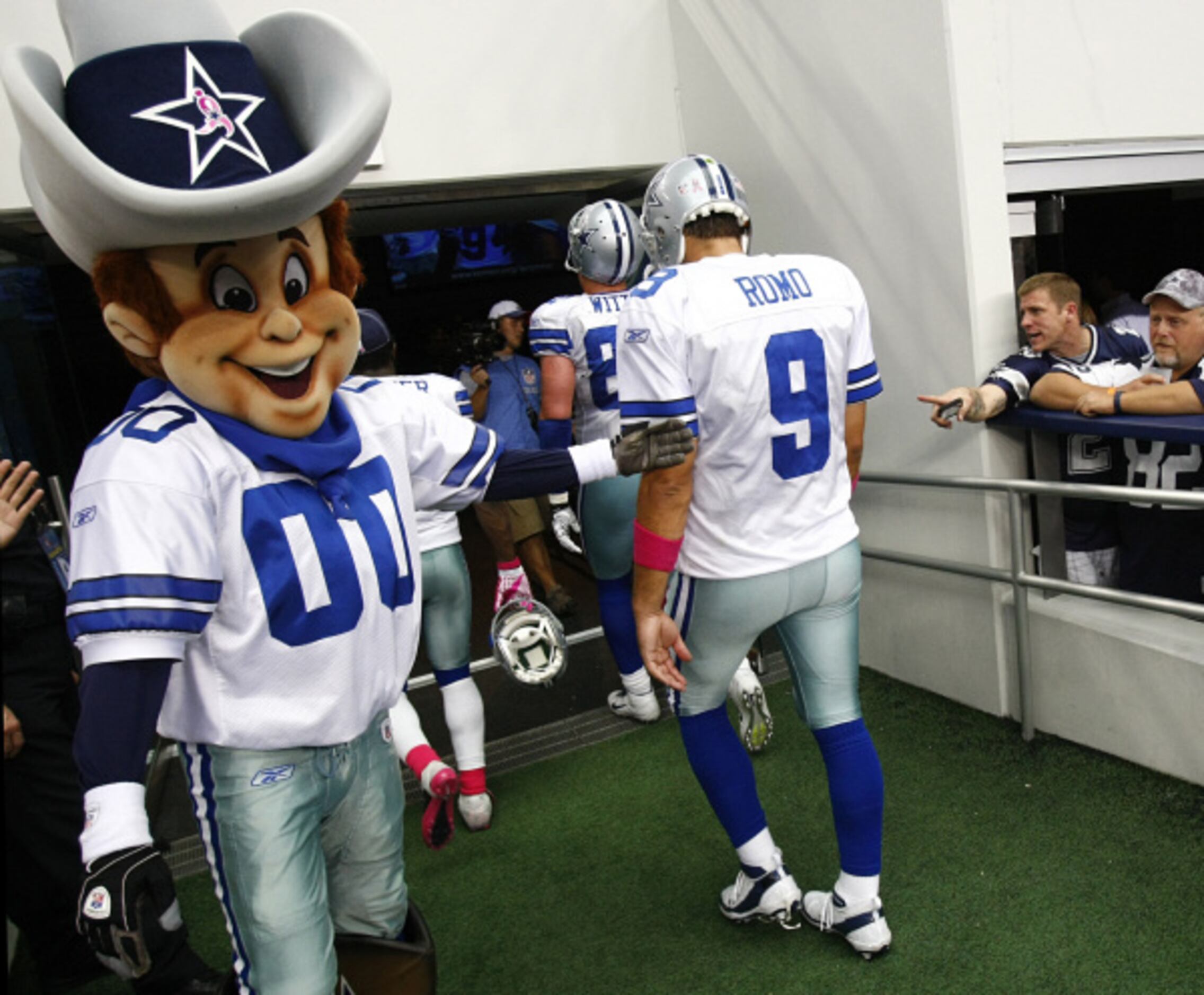 Dallas Cowboy Mascot Costume