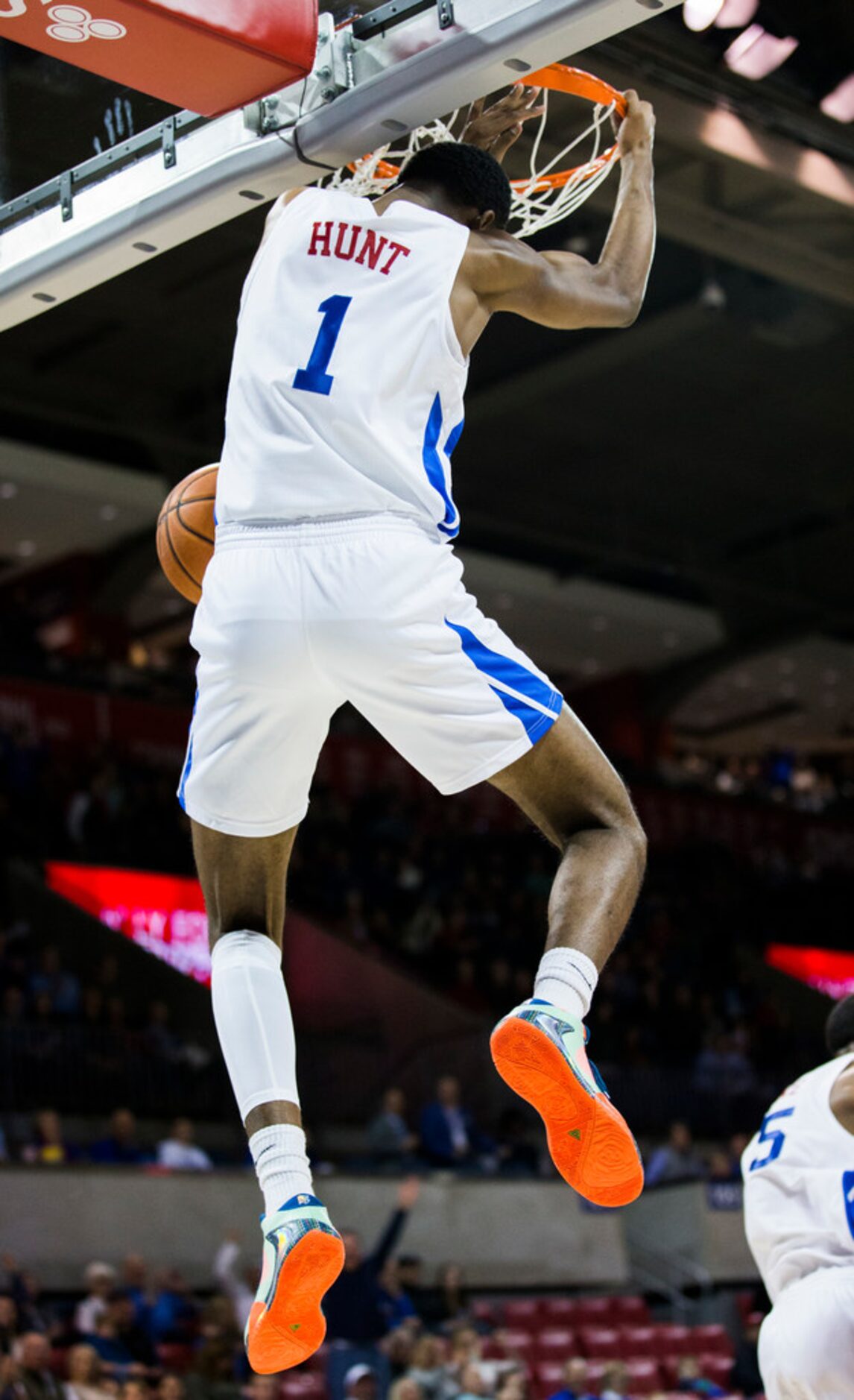 Southern Methodist Mustangs forward Feron Hunt (1) dunks the ball during the first half of a...