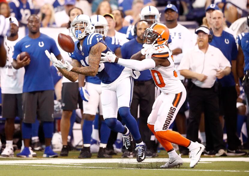 INDIANAPOLIS, IN - SEPTEMBER 24:  Donte Moncrief (#10) of the Indianapolis Colts catches a...