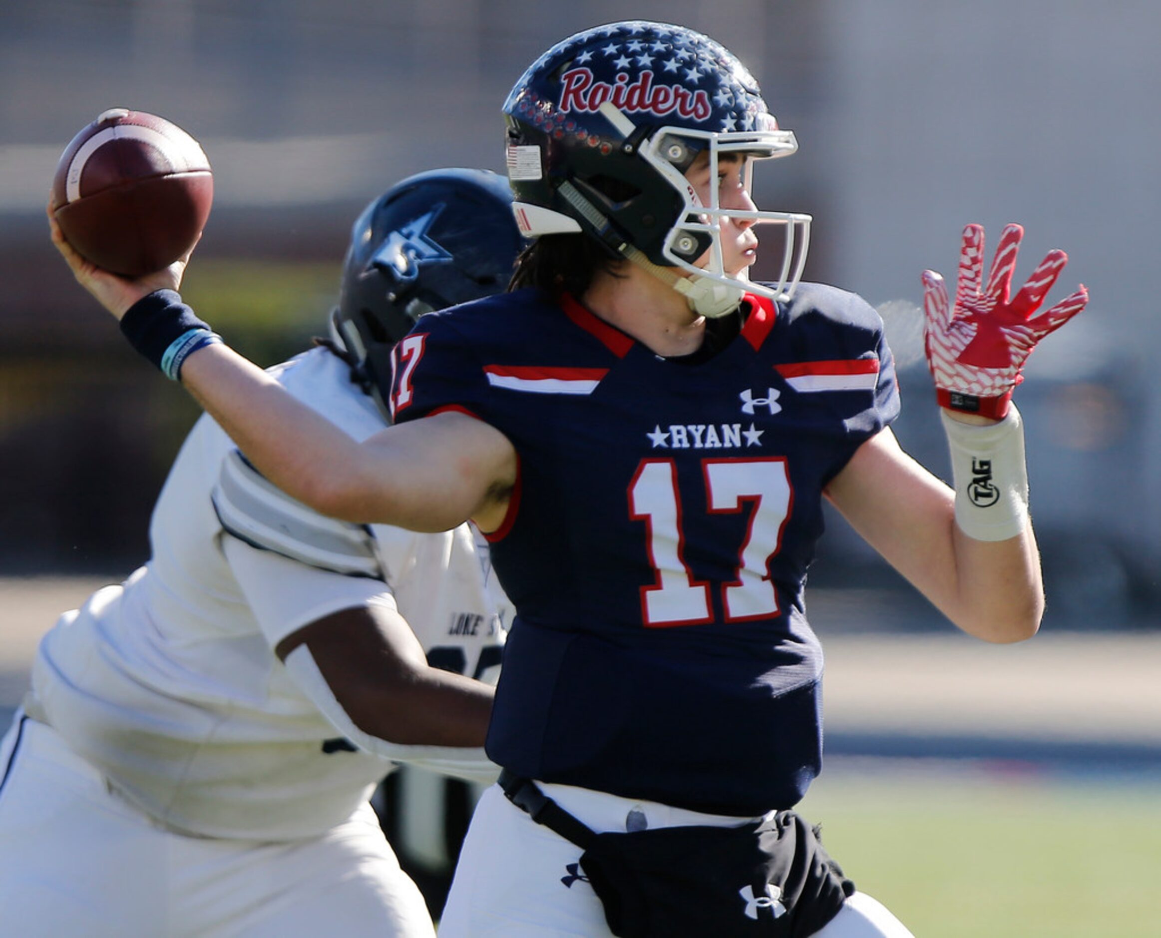 Denton Ryan High School quarterback Seth Henigan (17) throws a pass during the first half as...