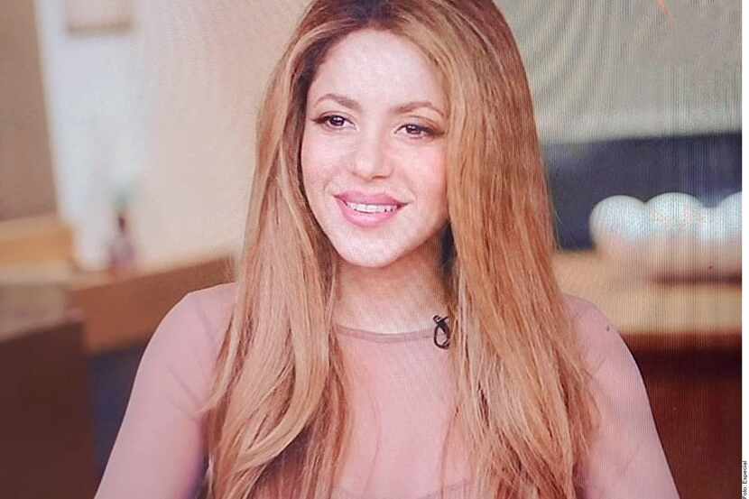 Shakira le da una entrevista al mexicano Enrique Acevedo, de la plataforma N+, de Televisa...