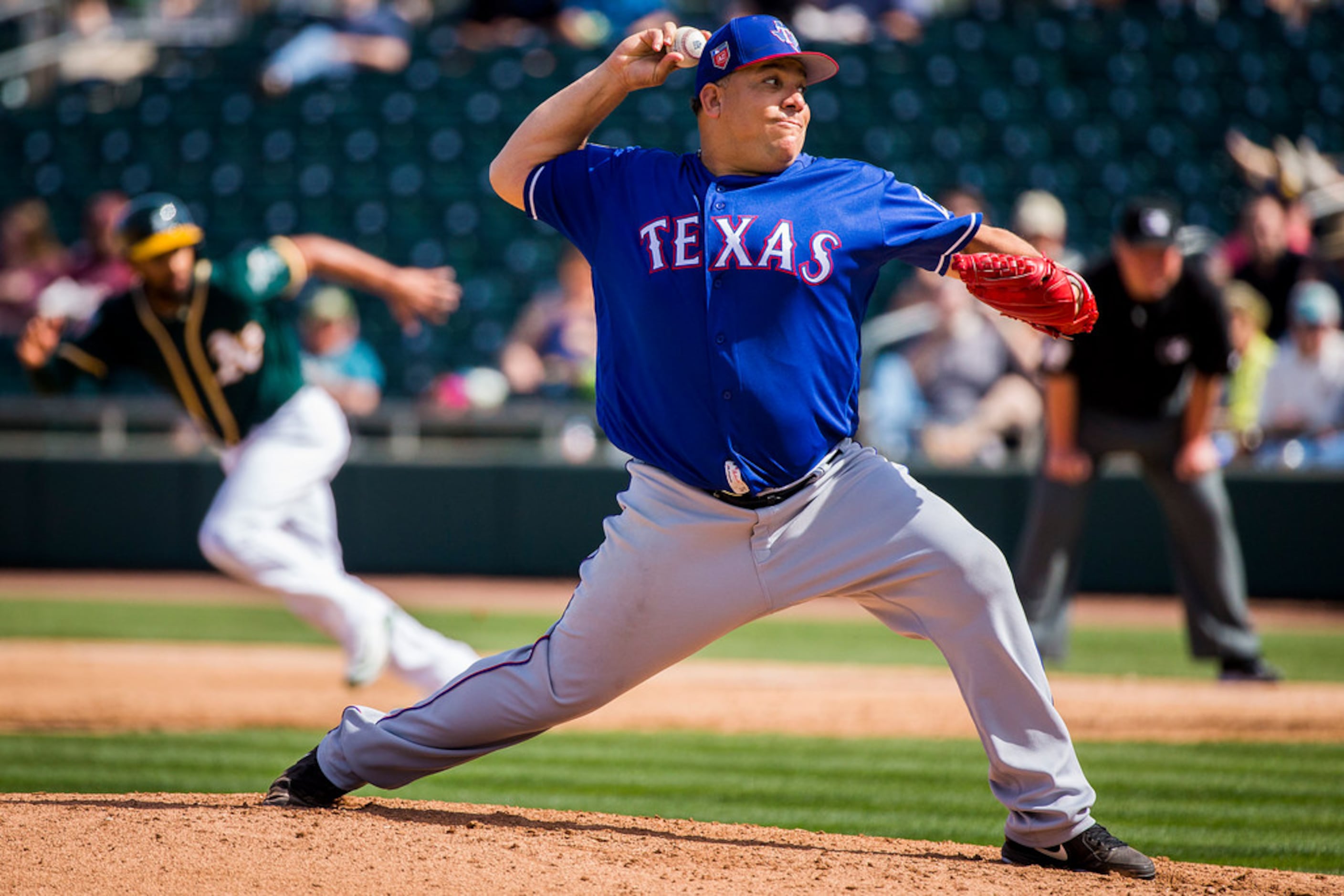 44-year-old Bartolo Colon could pitch his way into Rangers' rotation
