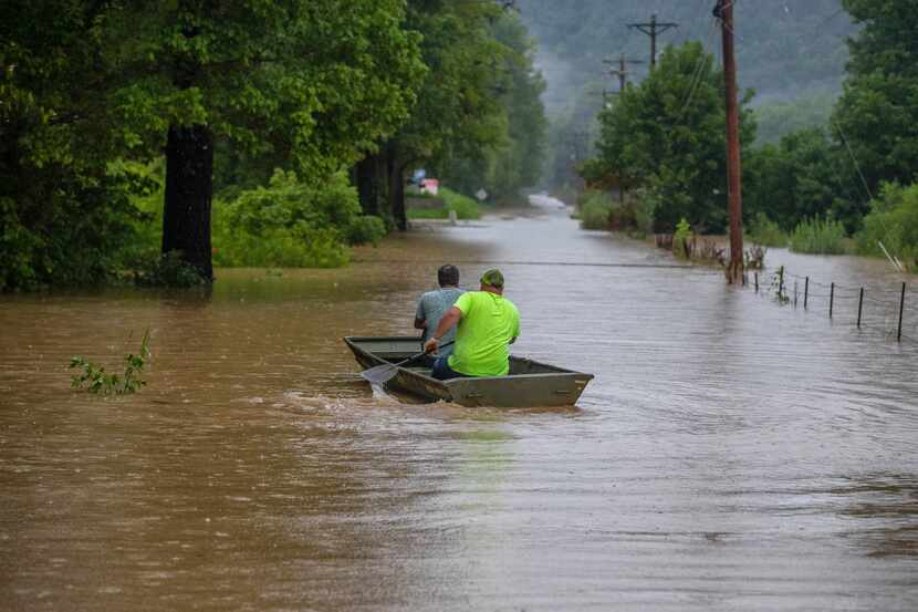 Inundaciones en el condado Breathitt, Kentucky, el jueves 28 de julio de 2022. 