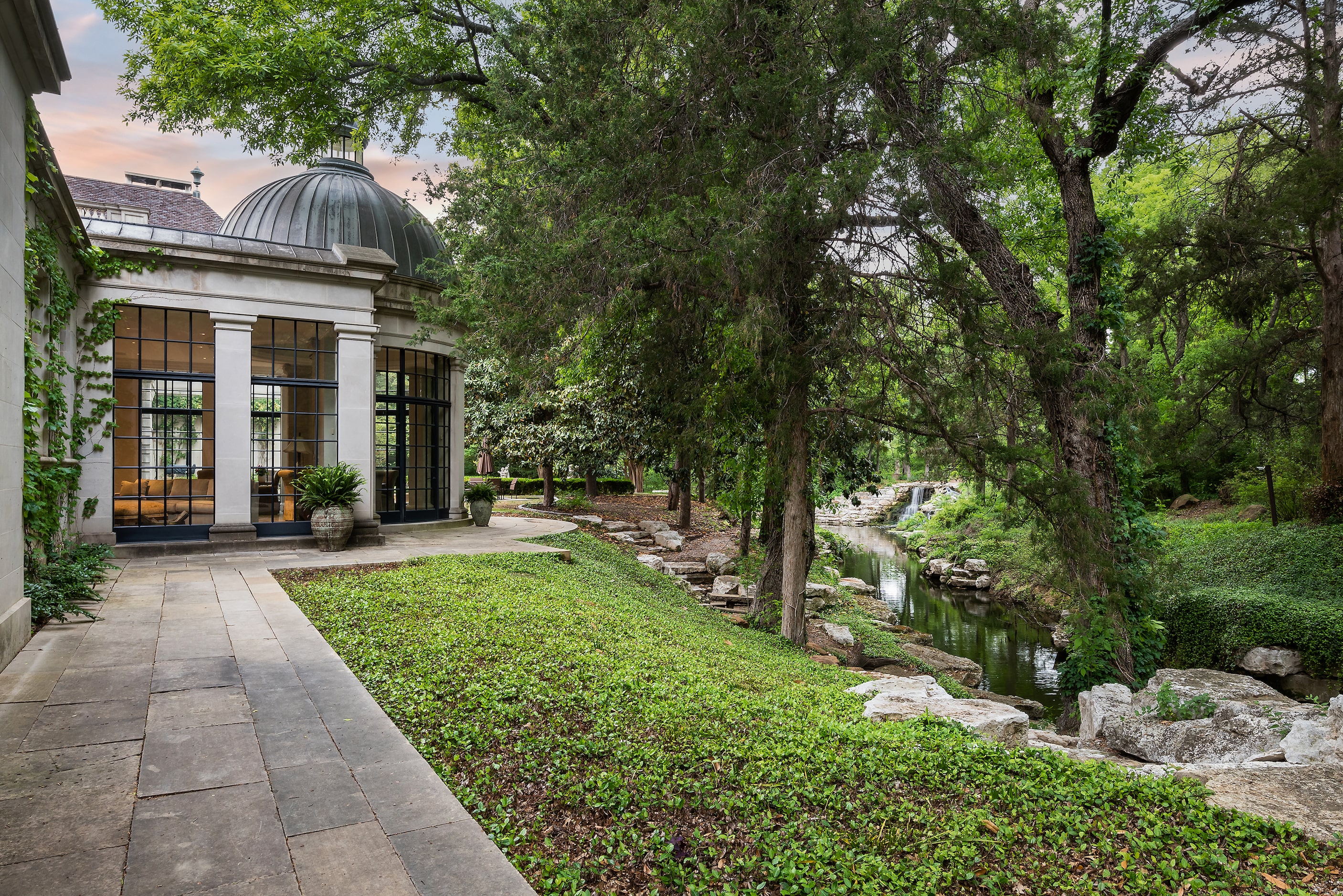 A garden area off the breakfast room.