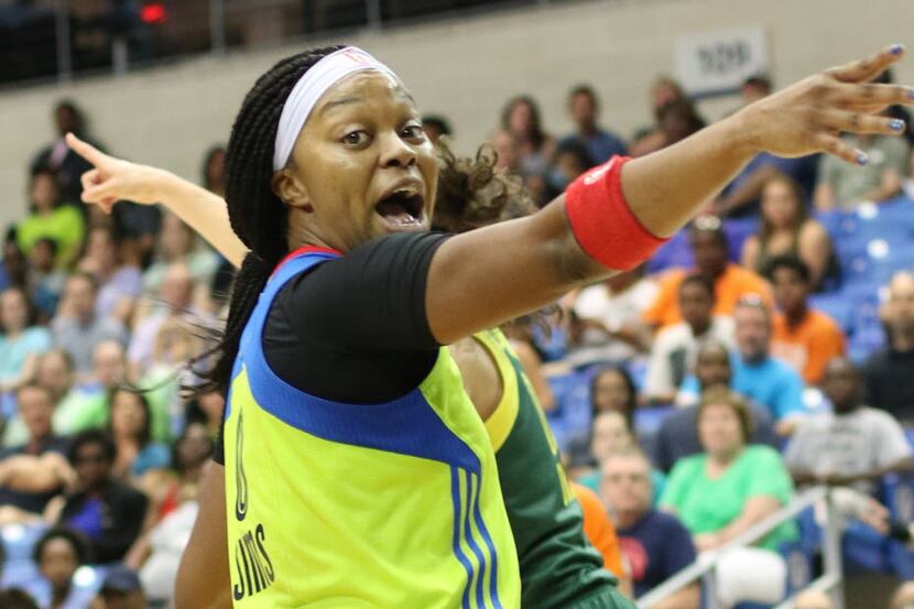 Dallas Wings guard Odyssey Sims (0) vehemently makes a point as she takes the opposite view...