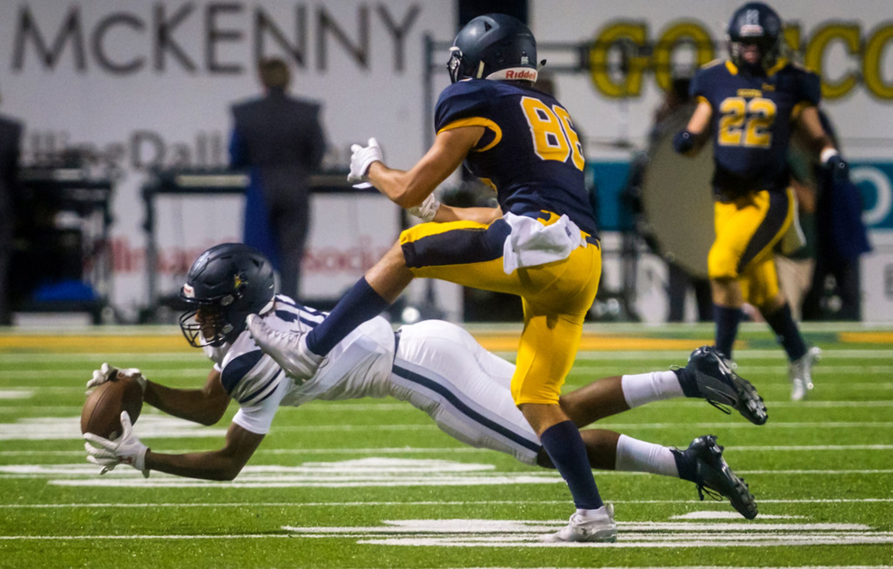 Frisco Lone Star cornerback Sherman Steptoe (16) intercepts a pass intended for Highland...