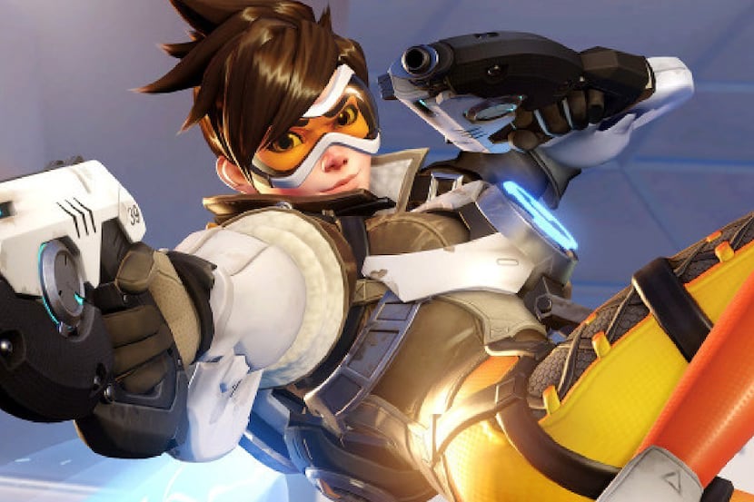 "Cheers, Love!": The British hero Tracer (real name: Lena) is effectively the mascot of the...