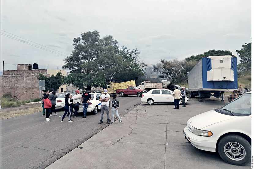Las carreteras que comunican a los municipios de Sahuayo, Jiquilpan y Villamar, en los...