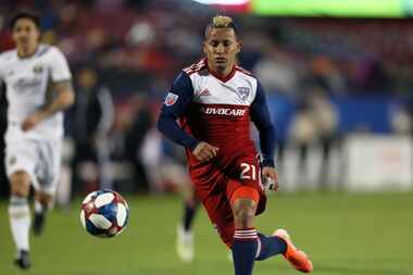 Frisco, Texas: Michael Barrios #21 of FC Dallas controls the ball during game between FC...