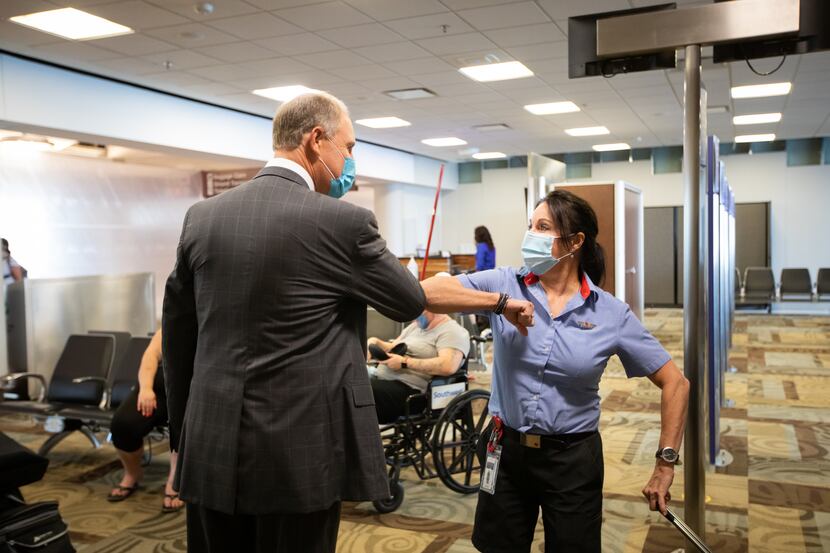 Southwest Airlines CEO Gary Kelly met with employees at Nashville International Airport in...