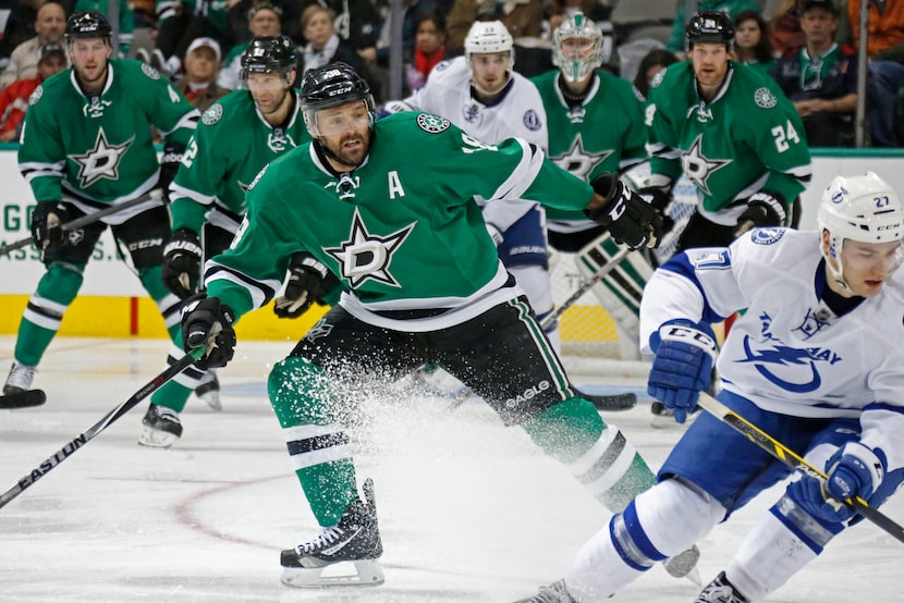 Dallas Stars center Vernon Fiddler (38) is pictured on defense during the Tampa Bay...