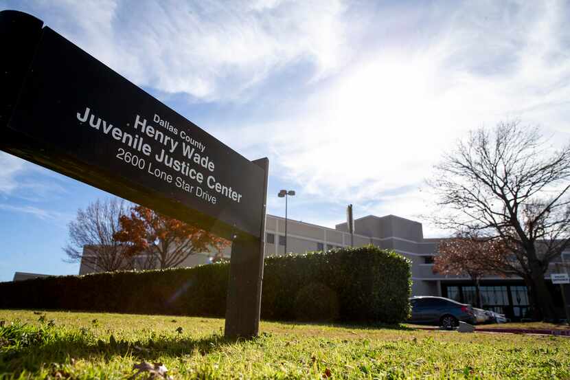 El centro de detención Henry Wade Juvenile Justice Center mantiene asilado a un menor de 15...