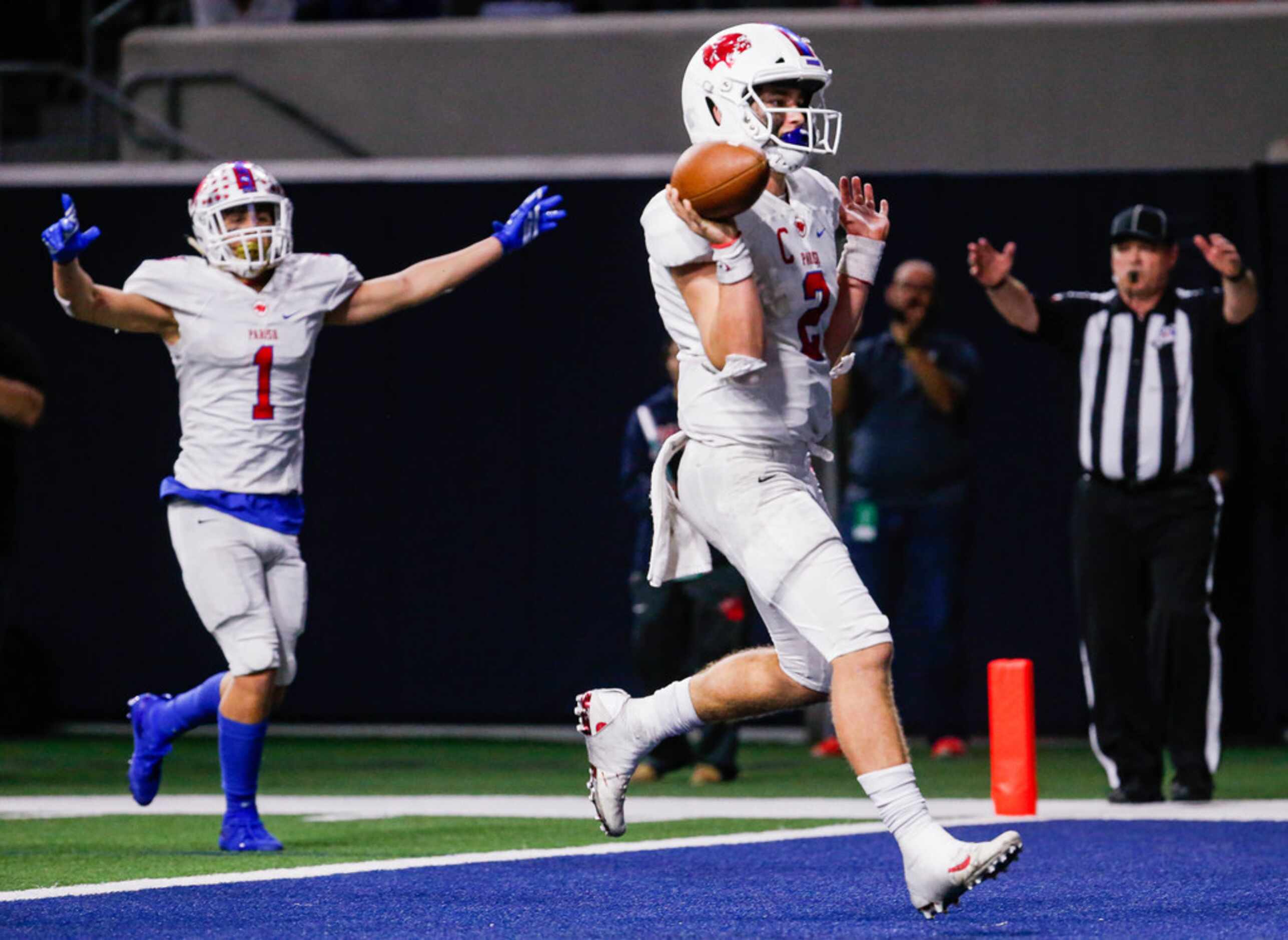 Parish Episcopal Preston Stone (2) rushes 13 yards for a touchdown against the Houston St....