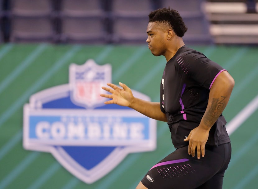 Oklahoma offensive lineman Orlando Brown runs the 40-yard dash during the NFL football...