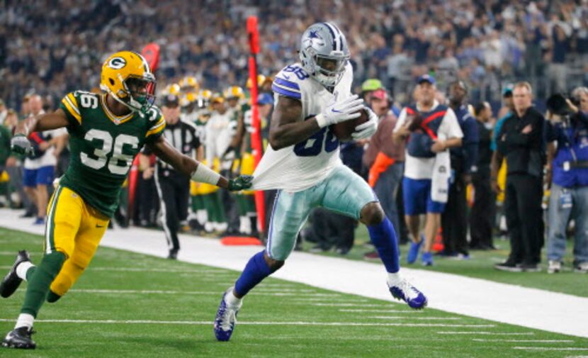 Dez Bryant (der.) anotó 2 TD para los Cowboys el domingo. Foto DMN.