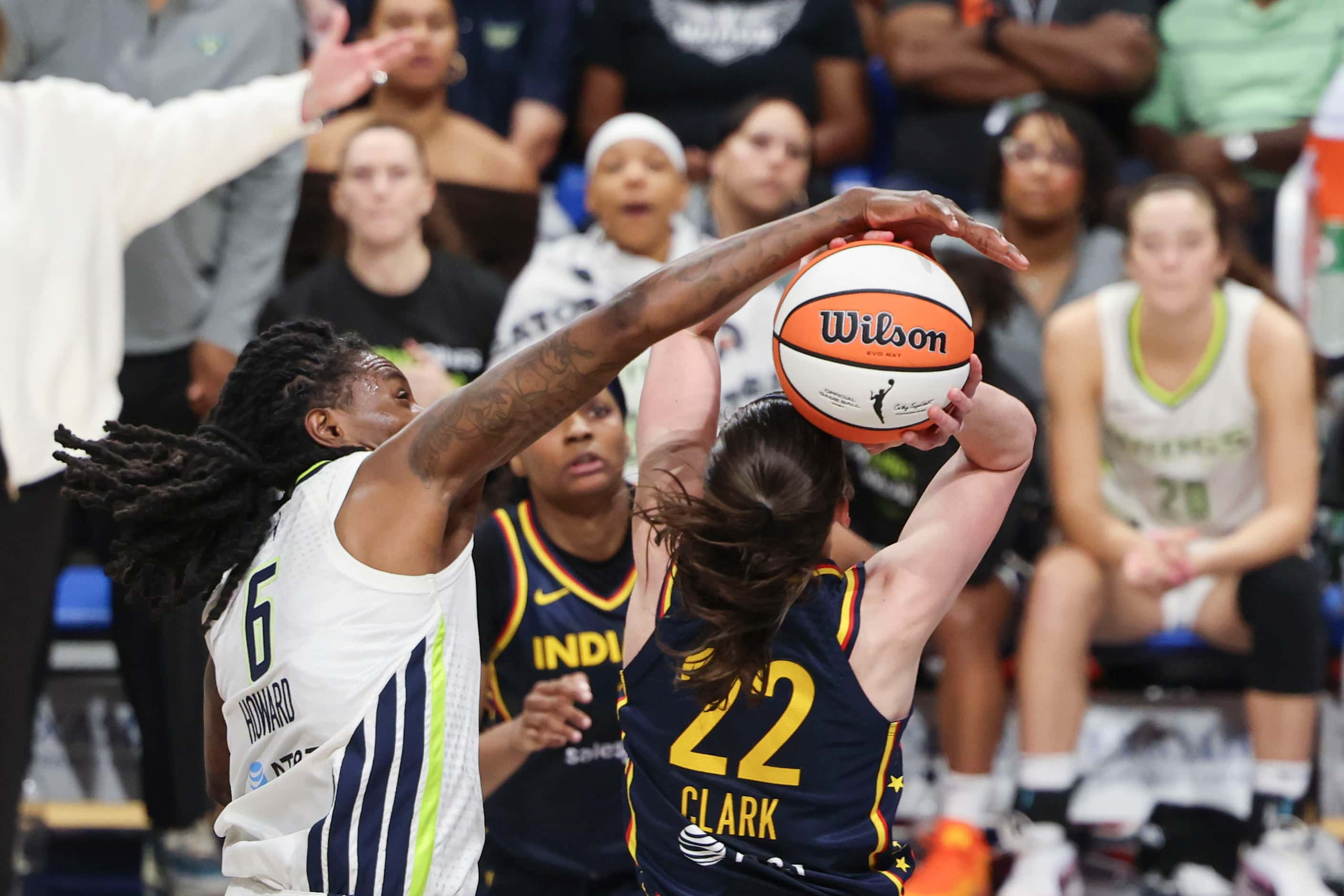 Wings-Fever photos: Caitlin Clark, Arike Ogunbowale ball out in WNBA  preseason opener