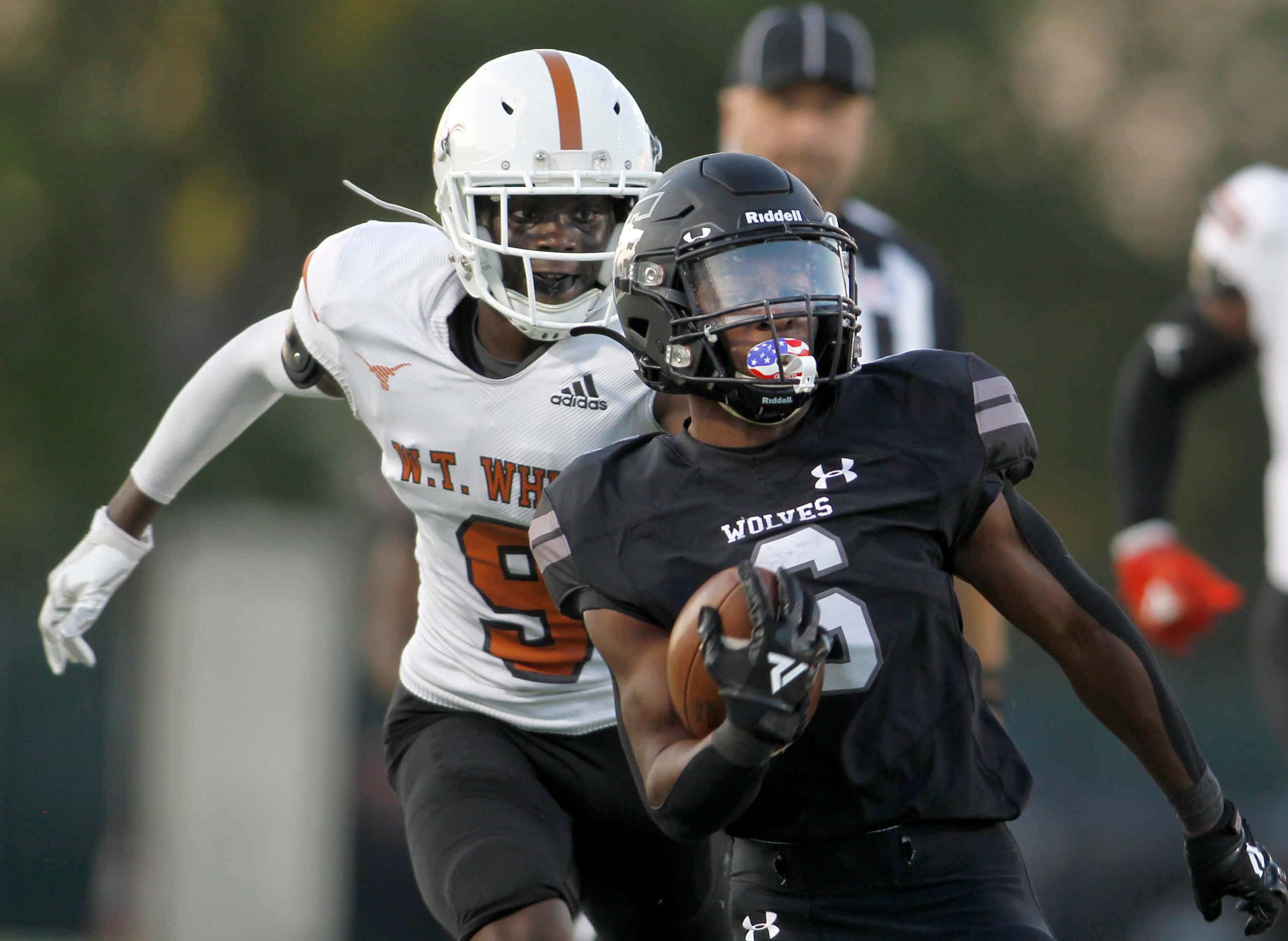 Mansfield Timberview running back Jeremiah Williams (6) breaks into the W.T. White secondary...
