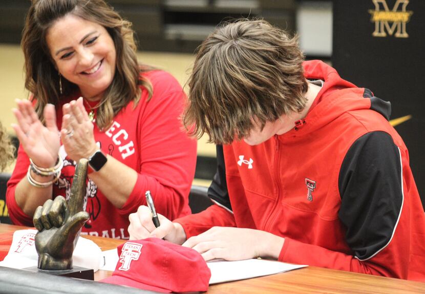 Frisco Memorial senior Drew Steffe signed his national letter of intent to play college...