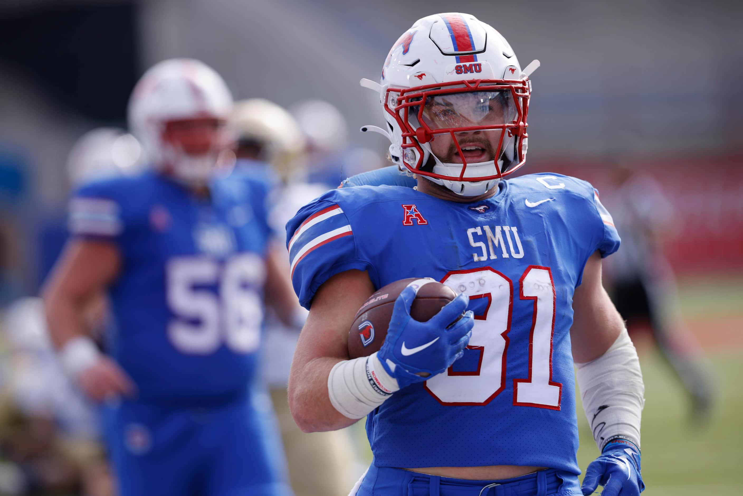 SMU running back Tyler Lavine (31) runs into the end zone for a touchdown during the first...