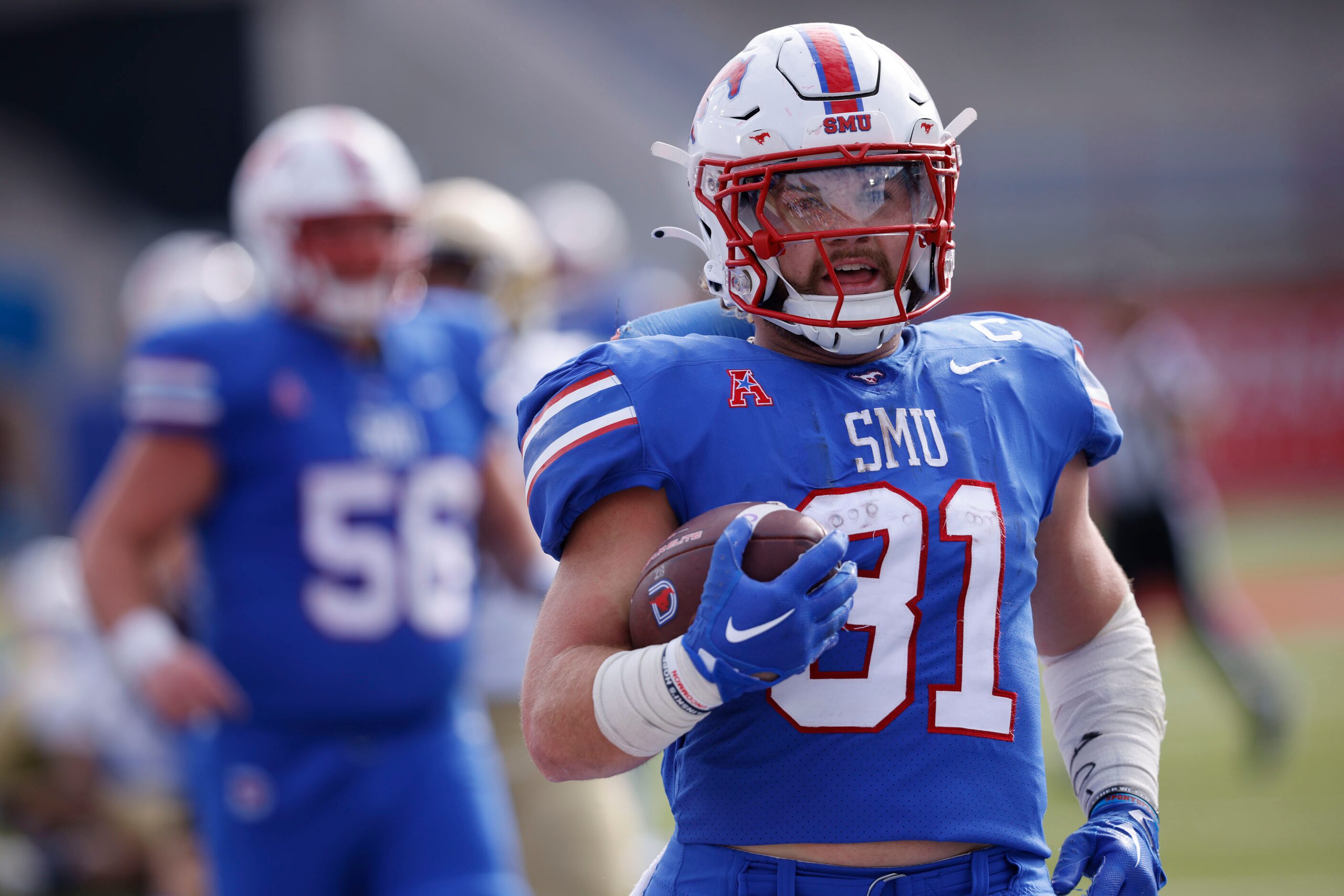 SMU running back Tyler Lavine (31) runs into the end zone for a touchdown during the first...