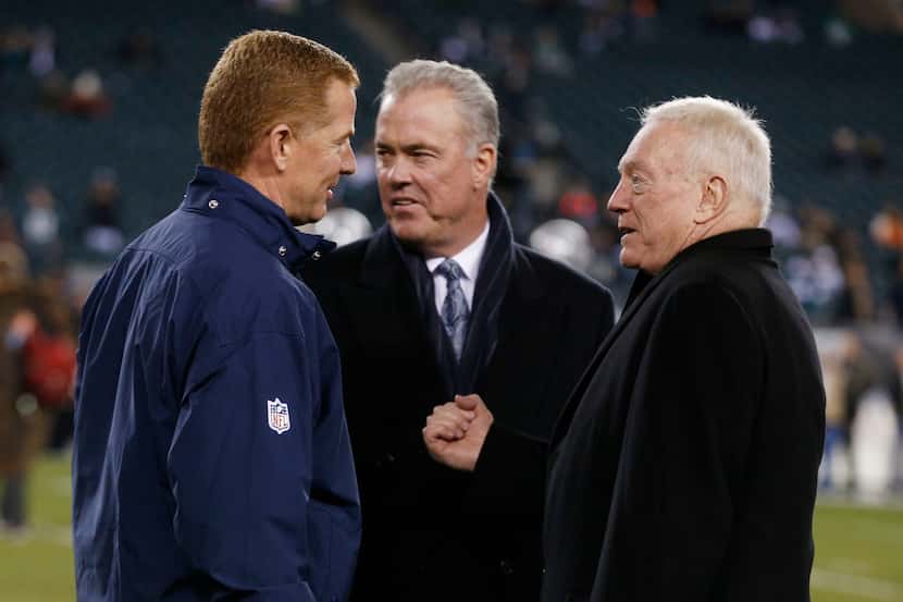 Dallas Cowboys head coach Jason Garrett, Stephen Jones and Jerry Jones prior to the Dallas...