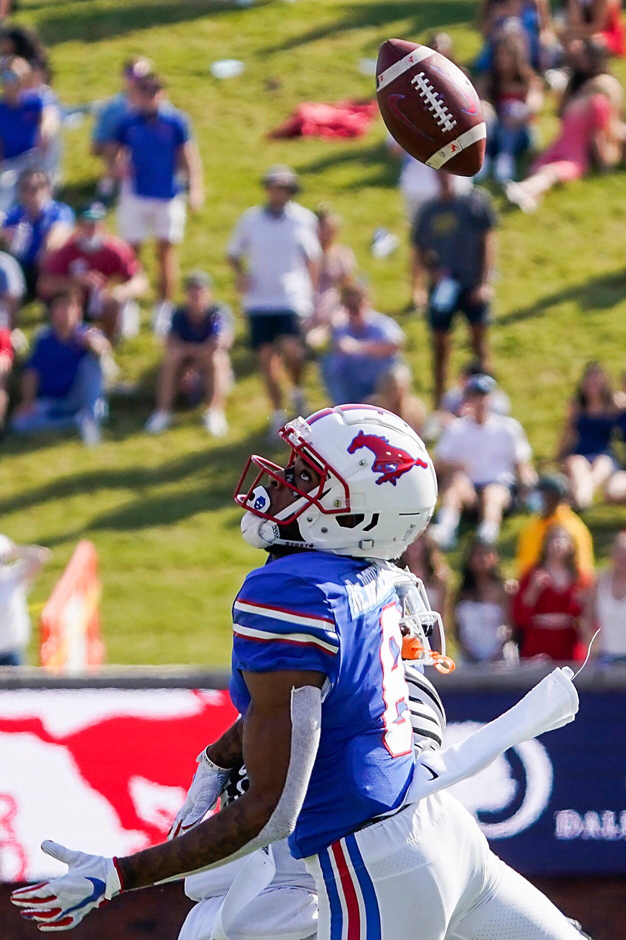 Memphis defensive back Jacobi Francis (32) breaks up a pass intended for SMU wide receiver...