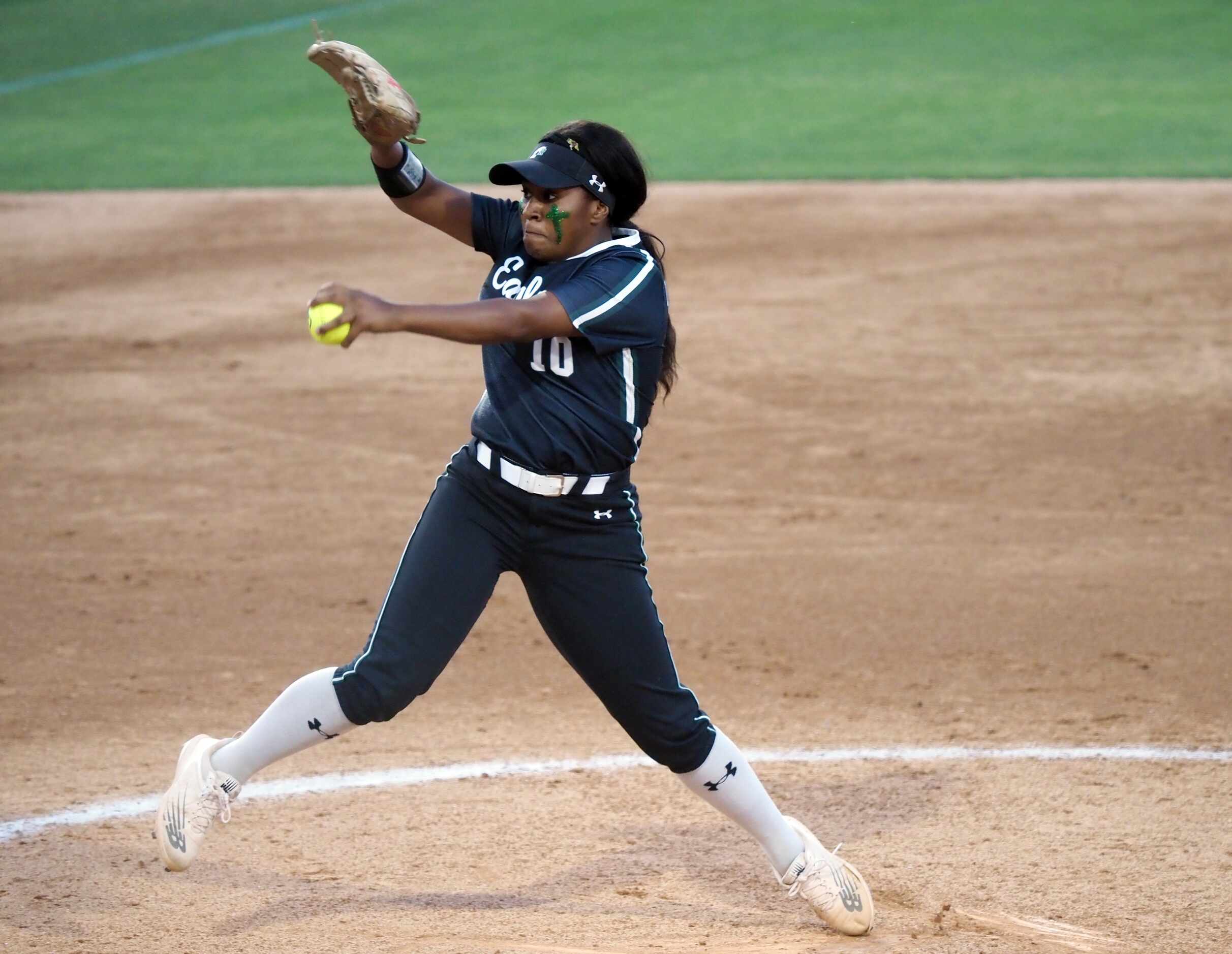 Mansfield Lake Ridge pitcher Brooklyn Harris pitches against Northside O’Connor in the Class...