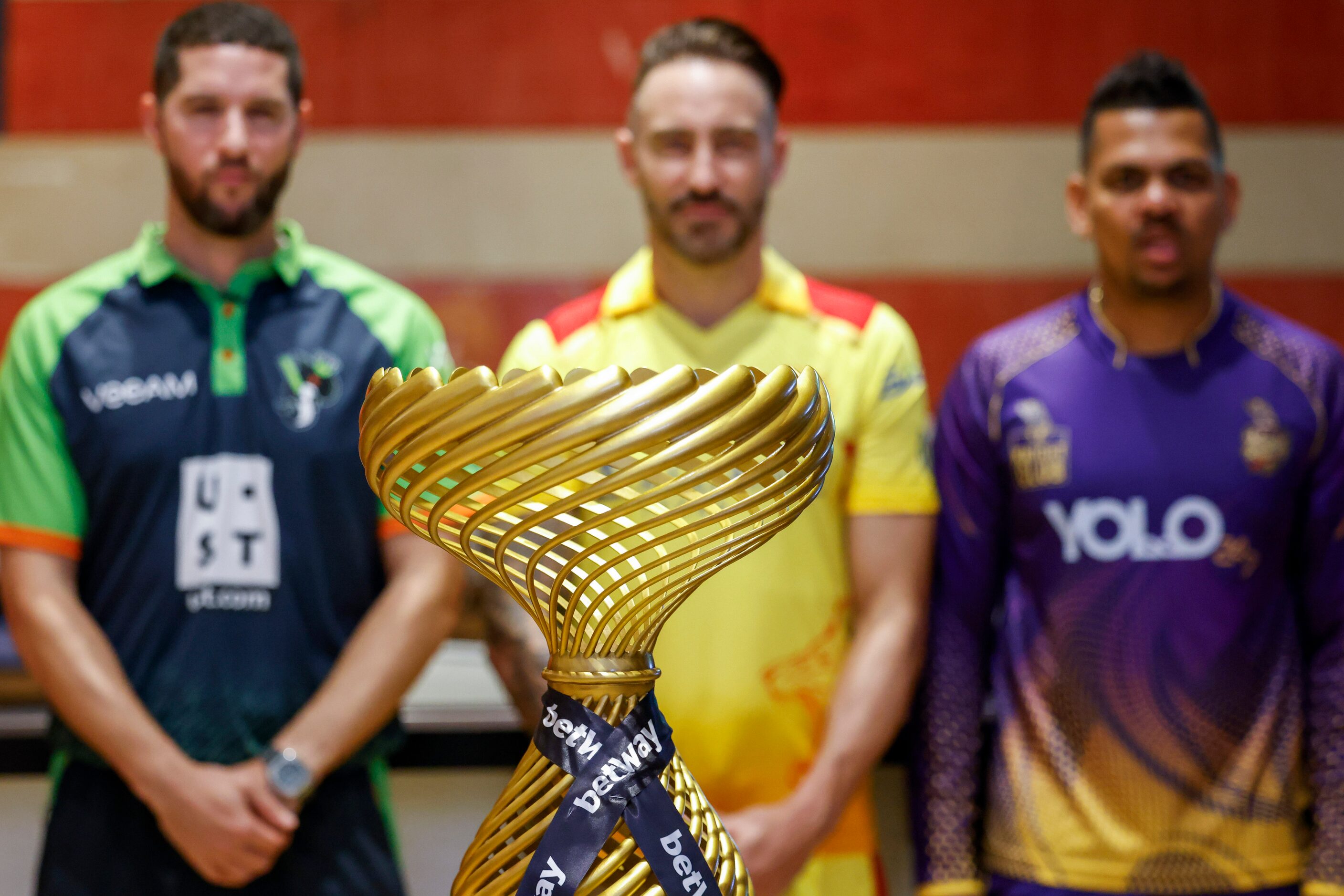 Seattle Orcas captain Wayne Parnell (left), Texas Super Kings captain Faf du Plessis...