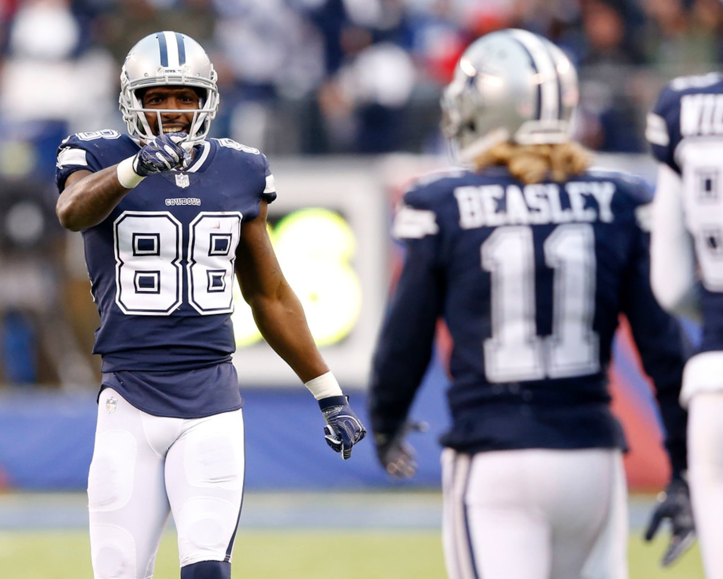 Dez Bryant responds to Terrell Owens' request to Dallas Cowboys