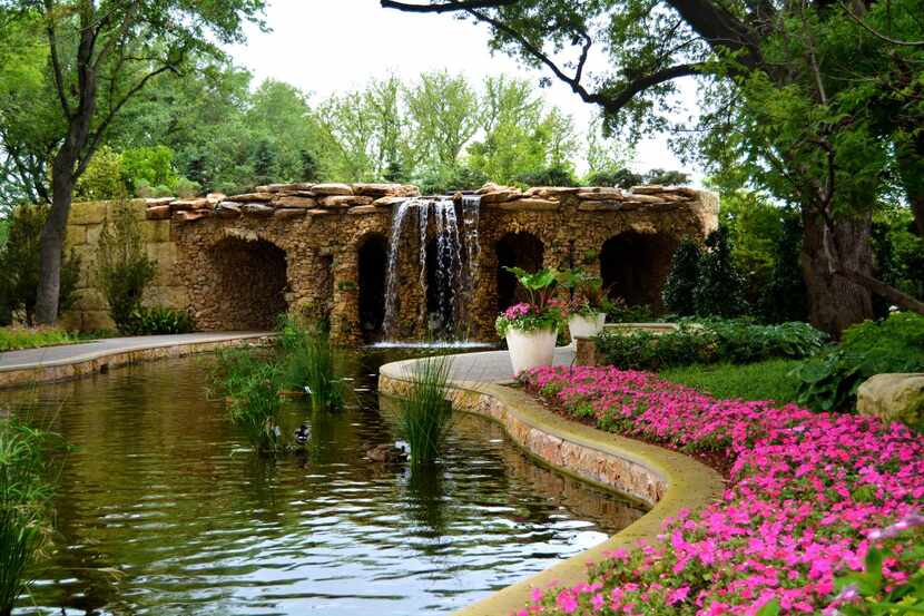 
The Dallas Arboretum and Botanical Garden reversed its “no guns” policy after facing a...