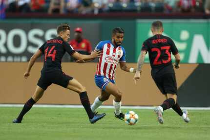 Atlético de Madrid y Chivas jugaron el martes por la noche en Arlington por la International...