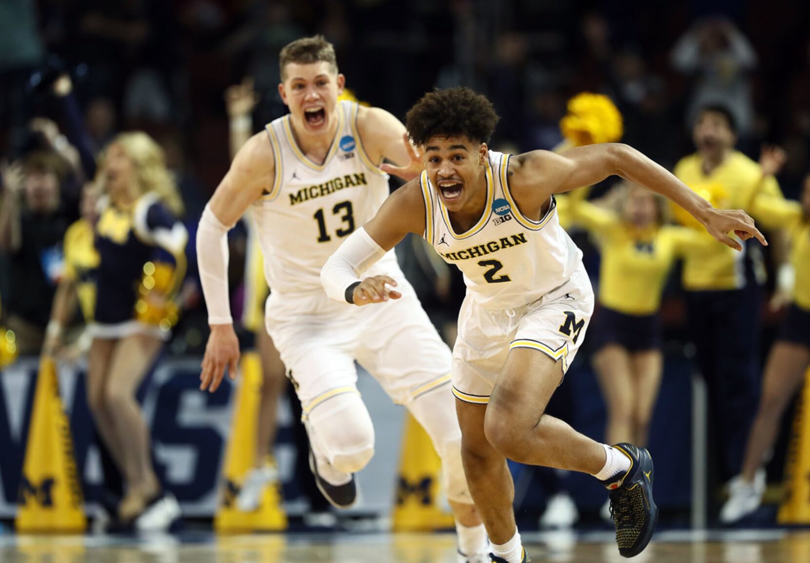 Ex-Wolverine Jordan Poole makes another long-distance buzzer beater 